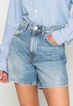 Marc O'Polo DENIM HIGH WAIST BERMUDA LENGTH - Jeans Shorts - Multi/vintage Mid Blue -Alltags Mode 055d1de9a9d041219c9c9e02f436a4bd
