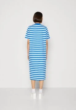 Marc O'Polo DENIM DRESS SHORTSLEEVE - Jerseykleid - Multi/mediterranean Blue 8 Marc O'Polo DENIM DRESS SHORTSLEEVE - Jerseykleid - Multi/mediterranean Blue -Alltags Mode 16ba2dacf9c54eeaa0141fd24db13721