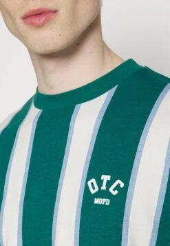 Marc O'Polo DENIM SHORT SLEEVE VERTICAL EMBROIDERY - T-Shirt Print - Multi/green 11 Marc O'Polo DENIM SHORT SLEEVE VERTICAL EMBROIDERY - T-Shirt Print - Multi/green -Alltags Mode 17f4582780e94b8fb417ee521be2be67