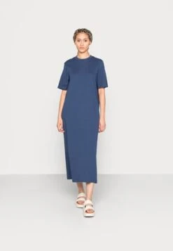 Marc O'Polo DENIM SHORTSLEEVE ROUNDNECK SLITS AT SIDESEAMS - Strickkleid - Cream Gold -Alltags Mode 2d0458de799941688f4ea66ceb9ab833