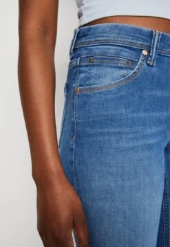 Marc O'Polo DENIM TROUSER REGULAR WAIST REGULAR LENGTH - Jeans Slim Fit - Mid Cobalt Blue -Alltags Mode 2ef137676bfc4f4ea0352aba9952834d