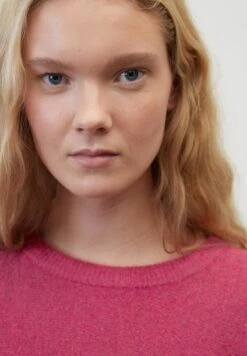 Marc O'Polo DENIM RUNDHALS CROPPED AUS SOFTEM SCH - Strickpullover - Fresh Fuschia -Alltags Mode 39dd9be0dd3c4e7f9fa22a04da5387a4