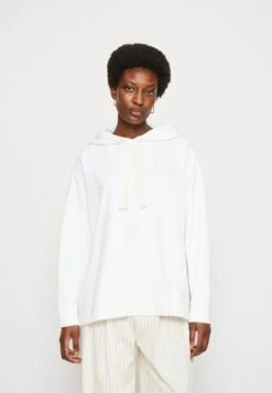 Marc O'Polo DENIM LONGSLEEVE HOODED CHEST EMBROIDERY - Sweatshirt - Scandinavian White -Alltags Mode 45c7132eafae40d0879830168d036ca9