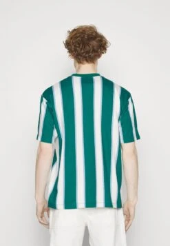 Marc O'Polo DENIM SHORT SLEEVE VERTICAL EMBROIDERY - T-Shirt Print - Multi/green 8 Marc O'Polo DENIM SHORT SLEEVE VERTICAL EMBROIDERY - T-Shirt Print - Multi/green -Alltags Mode 4682263183d440c0b2df9d6af1c75e1a