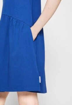 Marc O'Polo DENIM DRESS STYLE HEAVY RAW RUFFLES - Jerseykleid - Kensington Blue -Alltags Mode 561cc29e1aed418c837790032e60fbc4