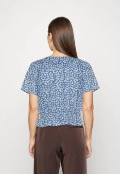 Marc O'Polo DENIM SHORT SLEEVE ROUND NECK - Bluse - Mediterranean Blue -Alltags Mode 63a533eb7519436d9e7b02334233a0e9