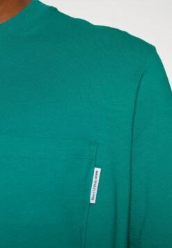 Marc O'Polo DENIM CHEST POCKET - Langarmshirt - Moonstone Teal -Alltags Mode 66fe1fa4d0a843b9a0219f44e2f21ff3