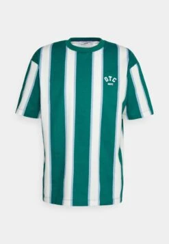 Marc O'Polo DENIM SHORT SLEEVE VERTICAL EMBROIDERY - T-Shirt Print - Multi/green 10 Marc O'Polo DENIM SHORT SLEEVE VERTICAL EMBROIDERY - T-Shirt Print - Multi/green -Alltags Mode 6a15e30eef014570ae678446490f194b