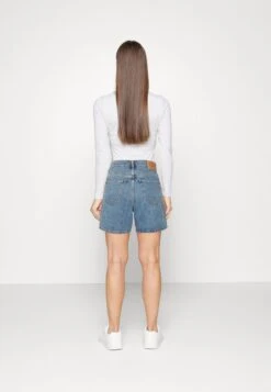 Marc O'Polo DENIM HIGH WAIST SHAPED FIT BERMUDA LENGTH STITCHED - Jeans Shorts - Multi/light Vintage Cobalt Blu -Alltags Mode 8af5cc5bf0e7401cb21ad153eba5db3e