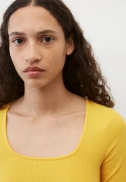 Marc O'Polo DENIM MODERN HALFSLEEVE SQUARE NECKLINE - T-Shirt Basic - Cream Gold -Alltags Mode a9a1614821214c67a3126047bca7800c