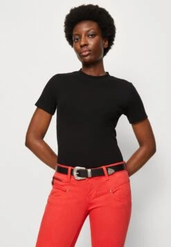 Marc O'Polo DENIM SHORTSLEEVE ROUNDNECK SLIM FIT - T-Shirt Basic - Black -Alltags Mode aaaf10a837d64cf8a59ba15b7e016e5d