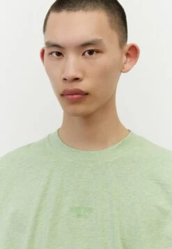 Marc O'Polo DENIM SHORT SLEEVE RELAXED - T-Shirt Basic - Gossip Green Melange -Alltags Mode c150a6cd3fe64d5a88706630f8643c53