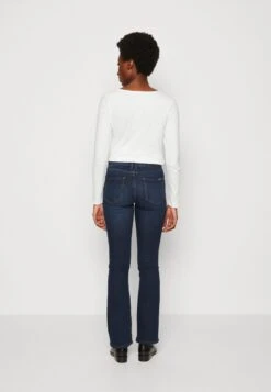 Marc O'Polo DENIM TROUSERS MID WAIST REGULAR LENGTH - Flared Jeans - Clean Blue -Alltags Mode cc92b289f897465cb639dd46df6bc715