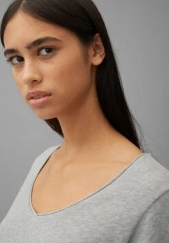 Marc O'Polo DENIM LONGSLEEVE V-NECK - Langarmshirt - Stone Melange -Alltags Mode cd87e73e364944db96ed93d89a0186bd