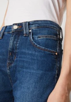 Marc O'Polo DENIM TROUSER BOYFRIEND TAPERED LEG - Jeans Tapered Fit - Multi/fresh Dark Blue -Alltags Mode d14e7c352aa643f590e0689458c1c343