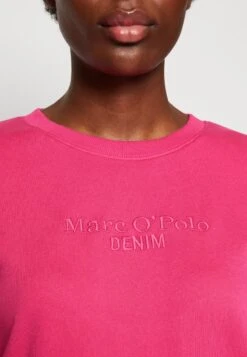 Marc O'Polo DENIM BASIC FIT CREW NECK LOGO EMBROIDERY - Sweatshirt - Fresh Fuschia -Alltags Mode d91b8d2d21af49759356009899ce85eb