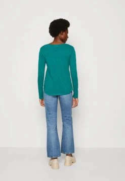 Marc O'Polo DENIM LONGSLEEVE V NECK REGULAR FIT - Langarmshirt - Green -Alltags Mode e7e9076d6c78401c828f2cb3aed1ff58