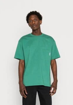 Marc O'Polo DENIM SHORT SLEEVE CHEST POCKET - T-Shirt Basic - Green Depths