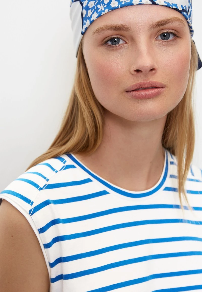 Marc O'Polo DENIM ÄRMELLOSES STREIFEN LOOSE - T-Shirt Print - Multi Mediterranean Blue 5 Marc O'Polo DENIM ÄRMELLOSES STREIFEN LOOSE - T-Shirt Print - Multi Mediterranean Blue – Bild 5