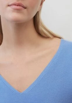 Marc O'Polo DENIM MIT V-AUSSCHNITT - Strickpullover - Soft Sky Blue -Alltags Mode f87ddcfc4f164ec083f85c380f4f74d5