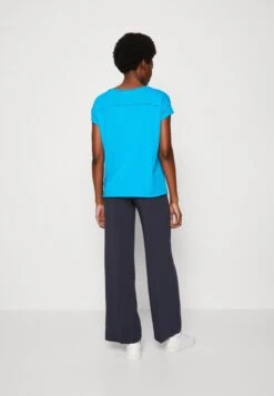 Marc O'Polo DENIM SHORT SLEEVE CHEST POCKET - T-Shirt Basic - Crystal Seas -Alltags Mode fd37e75826934bb687e878f2cbacf87a